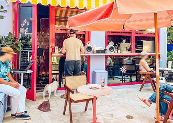 Cafe Du Bey coffee in Sunset Harbour, Miami Beach