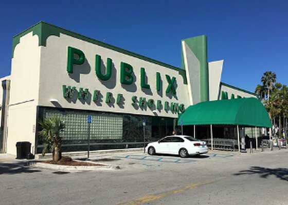Publix supermarket serving Miami Beach residents