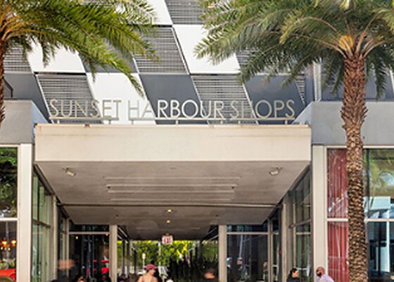 Sunset Harbour shops and cafes, Miami Beach
